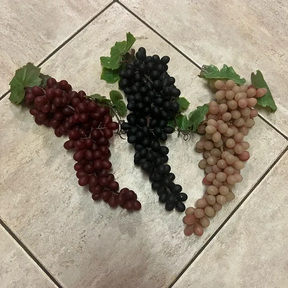 Vintage 80s Basket and Plastic Grapes Home Decor - Picture 2 of 2